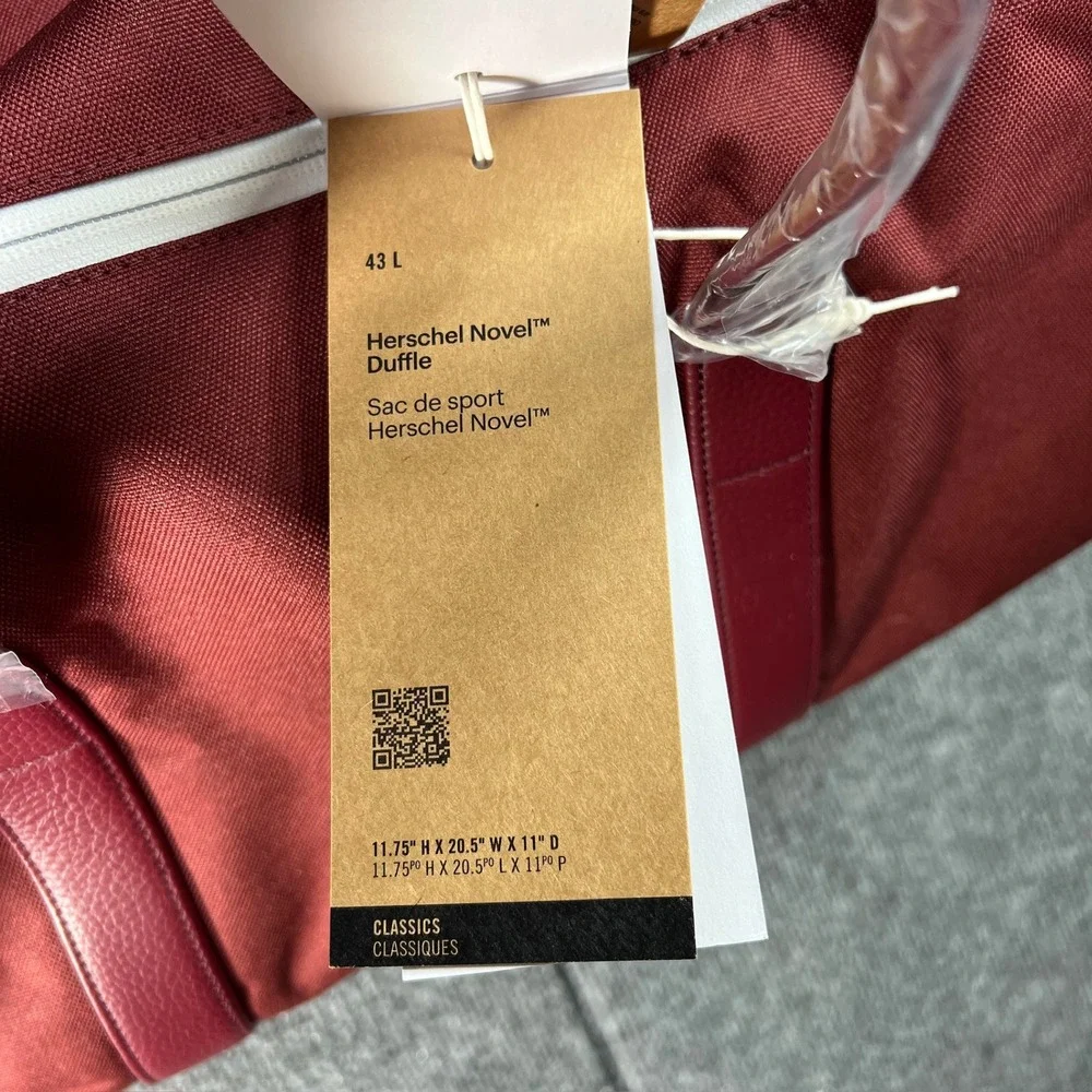 NWT Herschel Novel Duffle Bag 43L Travel Gym Weekender Tote Oxblood Red Quilted - Picture 4 of 8